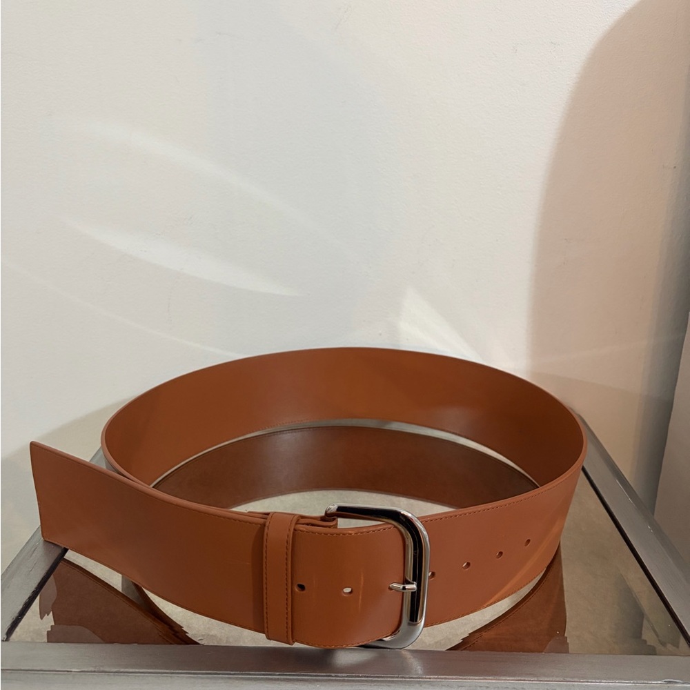 Aritzia Women”s Leather Belt